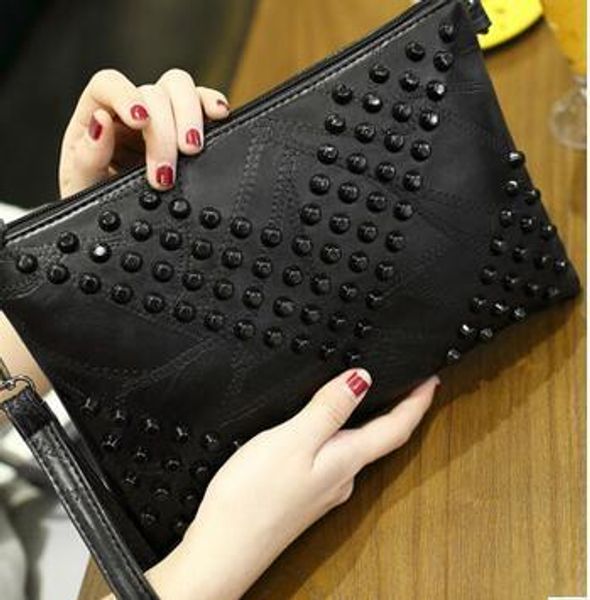 designer handbags women shoulder bags european and american fashion handbag purse personality v-shaped shoulder messenger bag
designer handbags women shoulder bags european and american fashion handbag purse personality v-shaped shoulder messenger bag