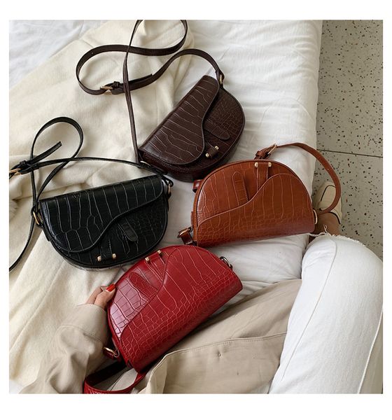 women's bag autumn and winter 2019 new fashion saddle bag retro fashion ins one shoulder messenger
women's bag autumn and winter 2019 new fashion saddle bag retro fashion ins one shoulder messenger
