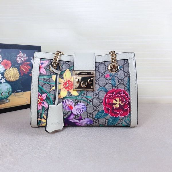 new style flower desgin women shoulder bags real cowhide leather woman shell bag classic design shoulder bag for ladies size 26*18*10cm
new style flower desgin women shoulder bags real cowhide leather woman shell bag classic design shoulder bag for ladies size 26*18*10cm