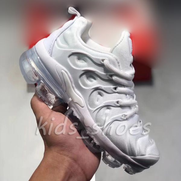 new kids boys girls 19ss black white multi high qaulity baby children fashion designer sports ultra tn bowling shoes 28-35
new kids boys girls 19ss black white multi high qaulity baby children fashion designer sports ultra tn bowling shoes 28-35