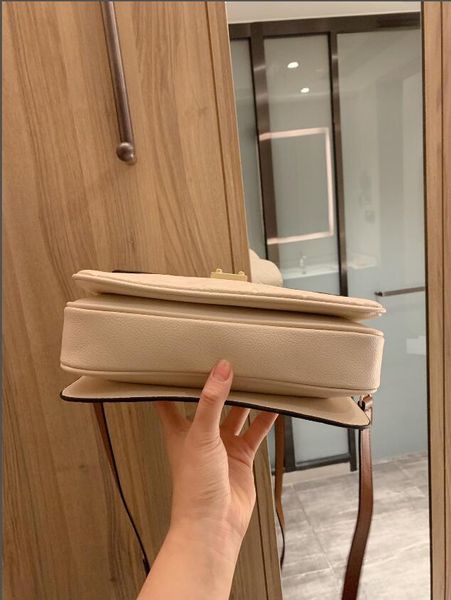 new fashion postman bag ladies hand bill of lading shoulder bag street pgraphy must be simple and versatile
new fashion postman bag ladies hand bill of lading shoulder bag street pgraphy must be simple and versatile