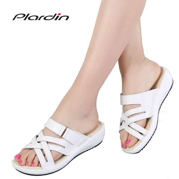 plardin new summer women slippers slip on round toe flat slides sandals women white black leather slippers flip flops slippers y200107
plardin new summer women slippers slip on round toe flat slides sandals women white black leather slippers flip flops slippers y200107