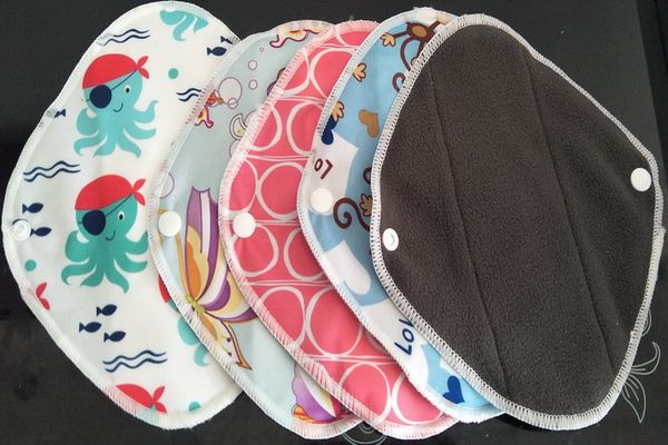 18*25cm 5pcs reusable sanitary pads organic bamboo charcoal inner super absorbent menstrual pad cloth sanitary postpartum sanitary napkin 
18*25cm 5pcs reusable sanitary pads organic bamboo charcoal inner super absorbent menstrual pad cloth sanitary postpartum sanitary napkin