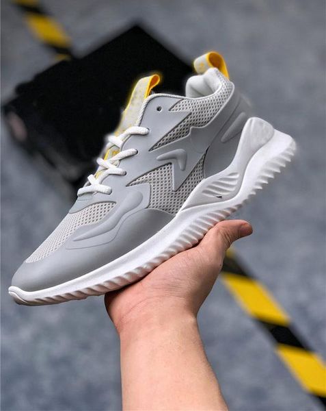 2020 mens breathable soft running shoes mens fashion black grey white casual shoes male sports trainers mens outdoor sneakers 
2020 mens breathable soft running shoes mens fashion black grey white casual shoes male sports trainers mens outdoor sneakers