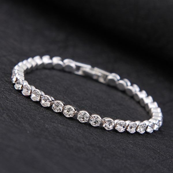 concise bracelet woman sweet crystal zircon day girls plate with silver hand ornament take the hand, Golden;silver
concise bracelet woman sweet crystal zircon day girls plate with silver hand ornament take the hand, Golden;silver
