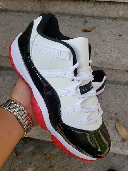 jumpman snake skin bred 2020 11 11s basketball shoes cap and gown space jam heiress black platinum tint men women sneakers
jumpman snake skin bred 2020 11 11s basketball shoes cap and gown space jam heiress black platinum tint men women sneakers