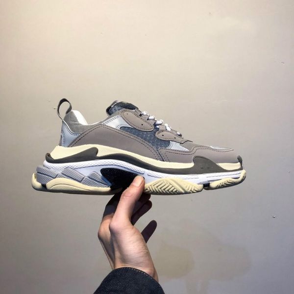 2020 мода повседневная обувь платформа 17fw triple-s папа для мужской женщины черный дешевом спорт тройной урожай размер обуви eur 36-45 
2020 мода повседневная обувь платформа 17fw triple-s папа для мужской женщины черный дешевом спорт тройной урожай размер обуви eur 36-45