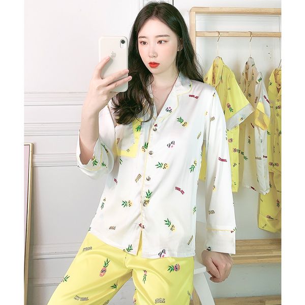 2020 new style pajamas female summer satin silk homewear 2-piece suit leisure cute pineapple turn-down collar pajamas for women, Black;red
2020 new style pajamas female summer satin silk homewear 2-piece suit leisure cute pineapple turn-down collar pajamas for women, Black;red