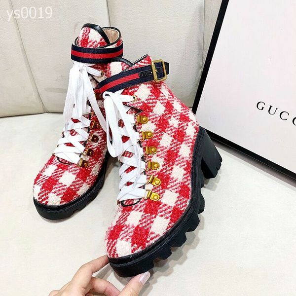 rhinestones martin boots female british wind new autumn and winter plus velvet thick with the same personality leather boots, Black
rhinestones martin boots female british wind new autumn and winter plus velvet thick with the same personality leather boots, Black