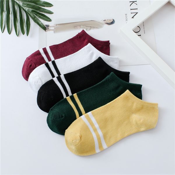 autumn and winter thin socks ladies korean version of the solid color striped women's socks short tube cotton boat women, Black;white
autumn and winter thin socks ladies korean version of the solid color striped women's socks short tube cotton boat women, Black;white