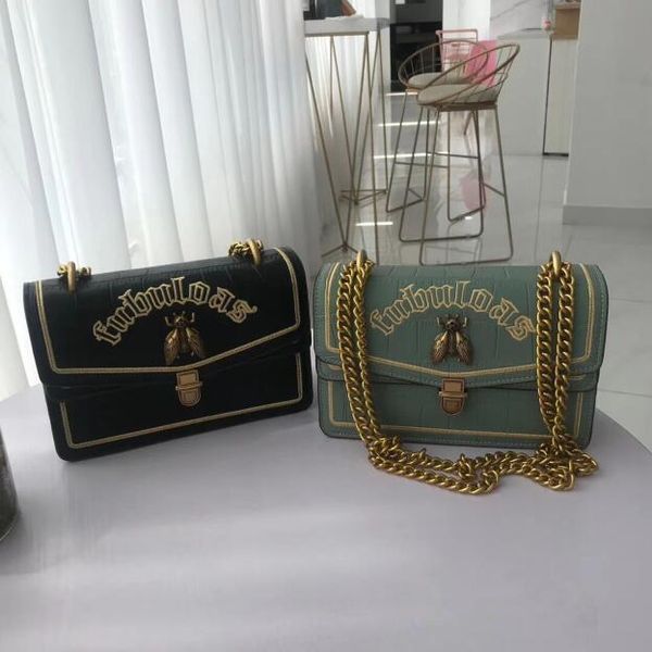 fashion designer handbag quality lady's handbag practical chain shoulder bag size 21 * 14 cm
fashion designer handbag quality lady's handbag practical chain shoulder bag size 21 * 14 cm