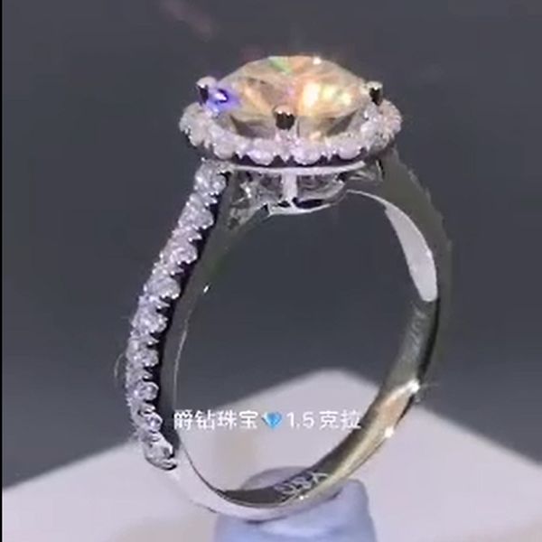 1 18k white gold moissanite diamond ring classic simple crown women wedding party engagement anniversary ring 1 ct, Golden;silver
1 18k white gold moissanite diamond ring classic simple crown women wedding party engagement anniversary ring 1 ct, Golden;silver