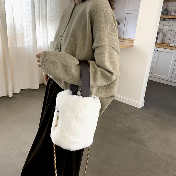 women shoulder bag fashion plush string chains strap handbag messenger casual bucket shoulder female retro daily causal totes
women shoulder bag fashion plush string chains strap handbag messenger casual bucket shoulder female retro daily causal totes