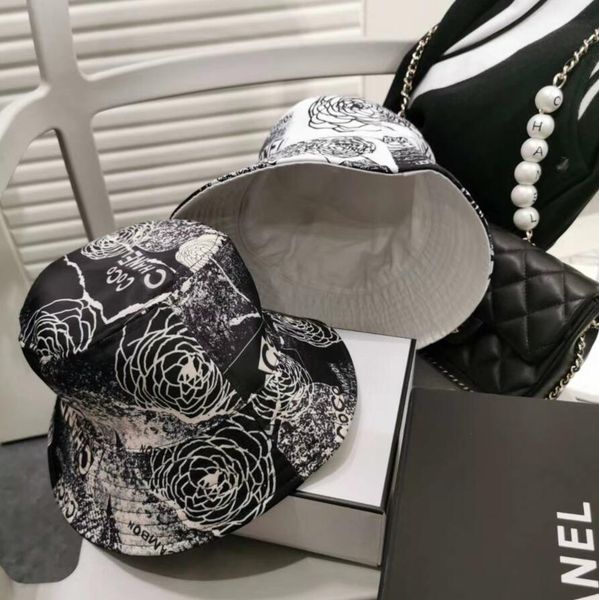 2020 new fashion classic solid color fisherman hat female travel small brimmed hat both sides can wear of shipping, Blue;gray
2020 new fashion classic solid color fisherman hat female travel small brimmed hat both sides can wear of shipping, Blue;gray