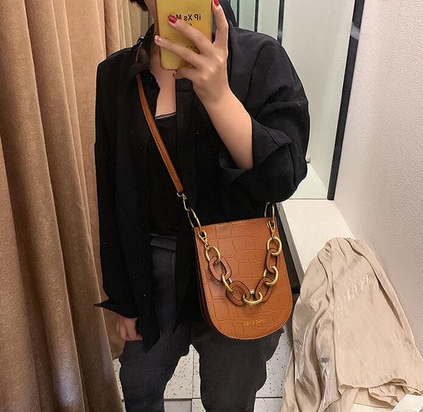 женщины сумки плеча конструктора зерна ручки сумки класса люкс pu кожа crossbody сумка lady большие кошельки супер аллигатор saddle bag mini
женщины сумки плеча конструктора зерна ручки сумки класса люкс pu кожа crossbody сумка lady большие кошельки супер аллигатор saddle bag mini