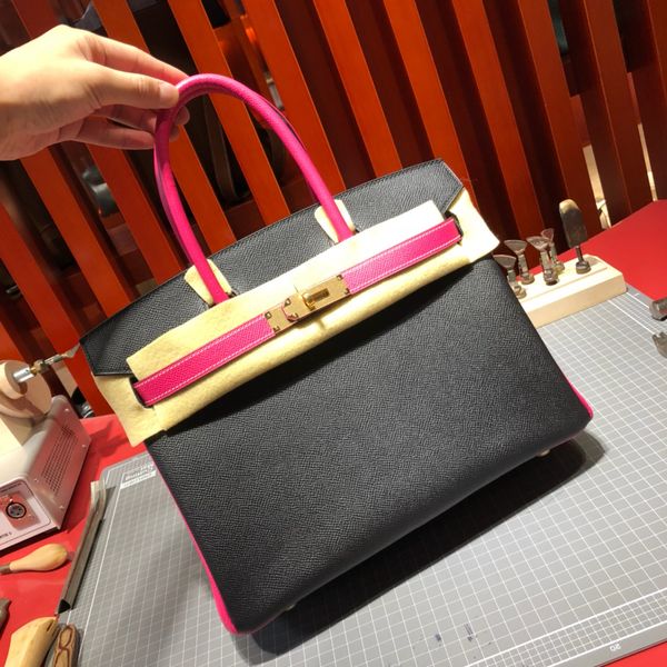 wholesale,handmade original epsom leather black+fuchsia brand bag30cm,wax thread,have gold and silver hardware,by order 10-15days
wholesale,handmade original epsom leather black+fuchsia brand bag30cm,wax thread,have gold and silver hardware,by order 10-15days