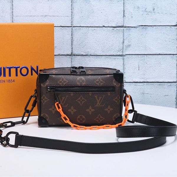 27ss 2019 designer bag, designed by professional designers, simple and fashionable, high cost performance, size18.5*13*8
27ss 2019 designer bag, designed by professional designers, simple and fashionable, high cost performance, size18.5*13*8