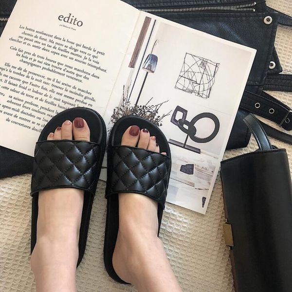 new women's personality thick-soled spring, summer and summer black students drag beach travel non-slip slippers
new women's personality thick-soled spring, summer and summer black students drag beach travel non-slip slippers