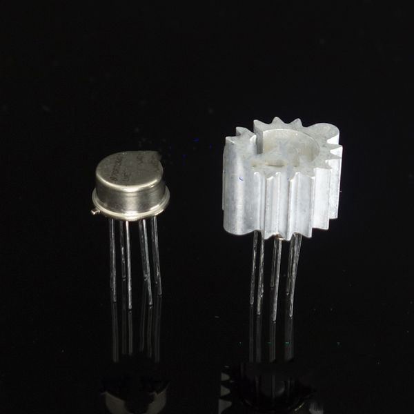 lme49720ha for double operational (heat transfer and ic block) gps 
lme49720ha for double operational (heat transfer and ic block) gps