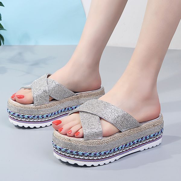 2020 new thick bottom slippers women cross rhinestones outside leisure flip flops summer fashion flat slides zapatos de mujer, Black
2020 new thick bottom slippers women cross rhinestones outside leisure flip flops summer fashion flat slides zapatos de mujer, Black