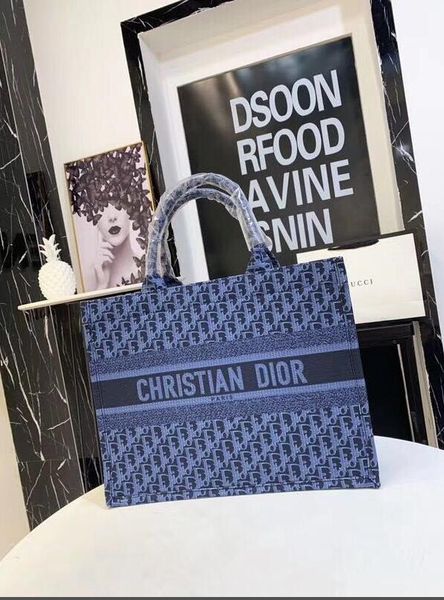 2020 new fashion designers handbag explosion models selling style genuine leather high-quality leather handbag handbag shoulder bag--8
2020 new fashion designers handbag explosion models selling style genuine leather high-quality leather handbag handbag shoulder bag--8