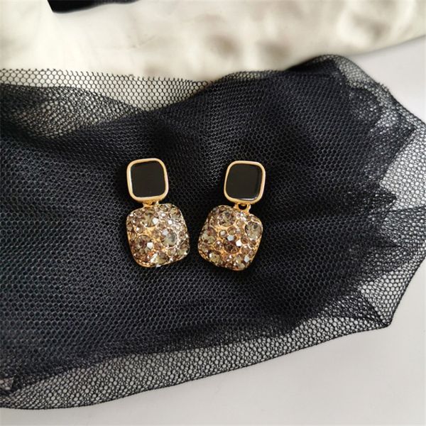 shinning crystal rhinestone earrings elegant black enamel square stud earrings for women brincos fashion jewelry gift, Golden;silver
shinning crystal rhinestone earrings elegant black enamel square stud earrings for women brincos fashion jewelry gift, Golden;silver