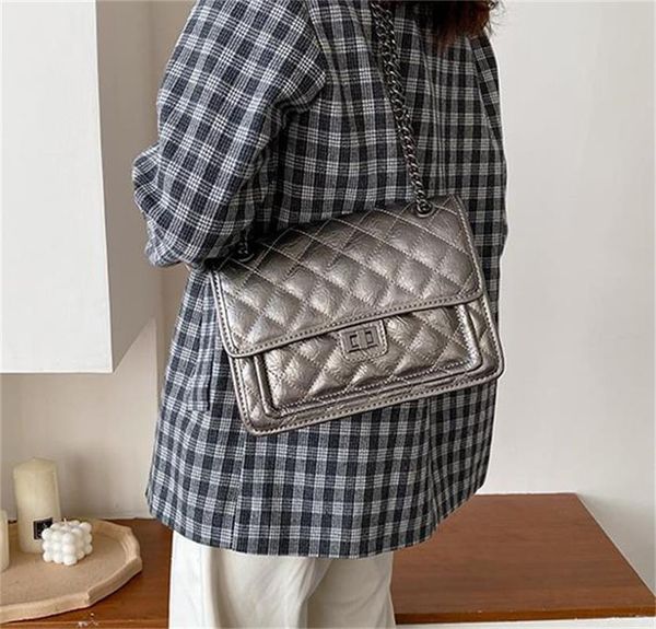 fashion oli wax skin crossbody bag leather shoulder bag with anti-rust chain wild chain with large capacity
fashion oli wax skin crossbody bag leather shoulder bag with anti-rust chain wild chain with large capacity