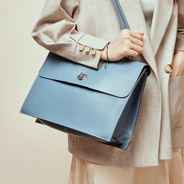 soft genuine leather women messenger bag casual women's shoulder crossbody bag female handbag black bolsa feminina girl
soft genuine leather women messenger bag casual women's shoulder crossbody bag female handbag black bolsa feminina girl