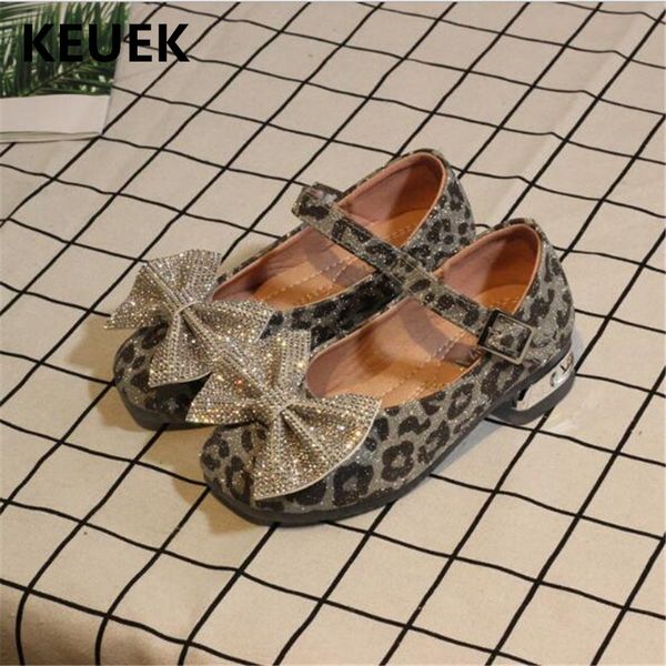 new baby leather shoes girls bow rhinestones princess party dance square heel toddler shoes student kids moccasins 018, Black;grey
new baby leather shoes girls bow rhinestones princess party dance square heel toddler shoes student kids moccasins 018, Black;grey