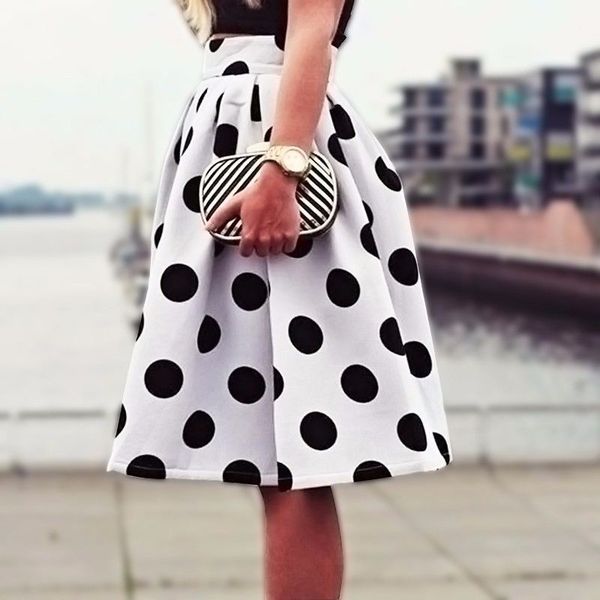 2015 autumn&winter casual black dots print pleated midi skater skirt high waist skirt saia for women girl high quality
2015 autumn&winter casual black dots print pleated midi skater skirt high waist skirt saia for women girl high quality