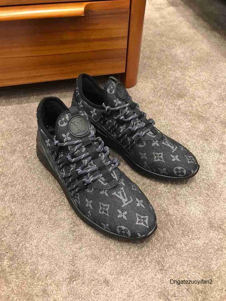 2020 men's designer brand autumn big men shoes vintage style male boots casual fashion high-cut lace-up warm, Black;red
2020 men's designer brand autumn big men shoes vintage style male boots casual fashion high-cut lace-up warm, Black;red