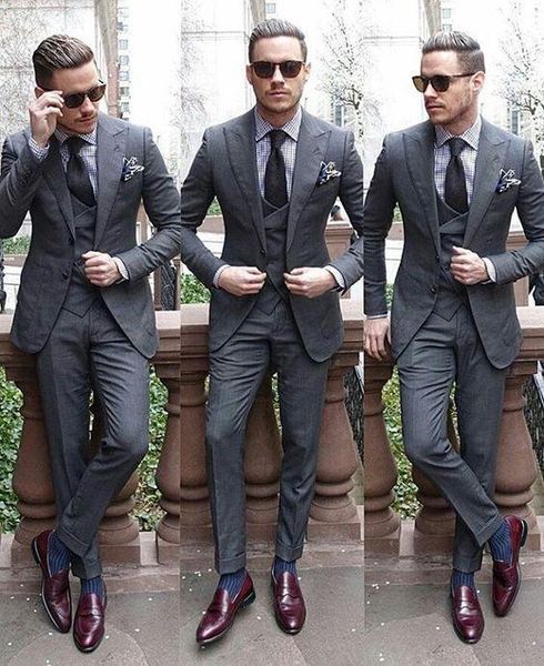 fashionable one button groomsmen peak lapel groom tuxedos men suits wedding/prom/dinner man blazer(jacket+pants+tie+vest) 715, Black;gray
fashionable one button groomsmen peak lapel groom tuxedos men suits wedding/prom/dinner man blazer(jacket+pants+tie+vest) 715, Black;gray