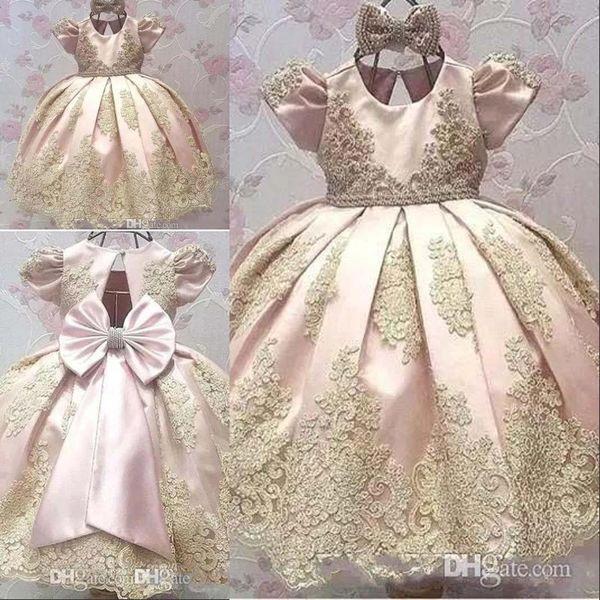 2020 short sleeves flower girl dresses big bow toddler jewel gold applique kids communion dress birthday party pageant gown ba9989, White;blue
2020 short sleeves flower girl dresses big bow toddler jewel gold applique kids communion dress birthday party pageant gown ba9989, White;blue