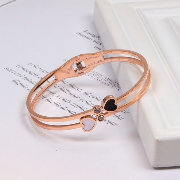 Fashion new brand simple 18K rose gold black and white Peach heart women charm bracelet couple love bracelet jewelry wholesale
Fashion new brand simple 18K rose gold black and white Peach heart women charm bracelet couple love bracelet jewelry wholesale