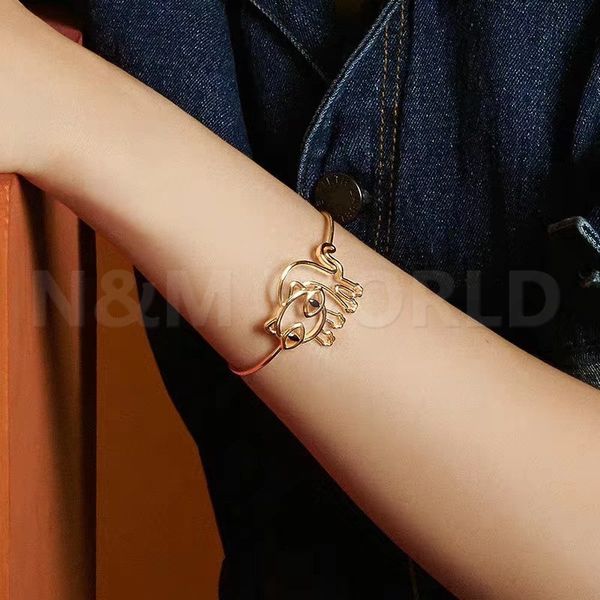 nieuwe leuke meisje kitten gouden armband nieuwe ontwerp bedelarmband verklaring sieraden groothandel mooie gift enl stuk, Black
nieuwe leuke meisje kitten gouden armband nieuwe ontwerp bedelarmband verklaring sieraden groothandel mooie gift enl stuk, Black