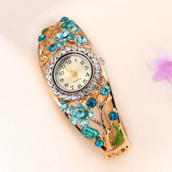 popular korean diamond inlaid lady flower bracelet watch bracelet watch lady, Slivery;brown
popular korean diamond inlaid lady flower bracelet watch bracelet watch lady, Slivery;brown