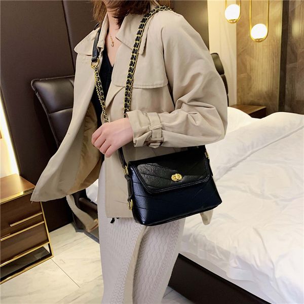 2020 women designer luxury handbag fashion crossbody pu leather women handbags solid color shoulder messenger bag black
2020 women designer luxury handbag fashion crossbody pu leather women handbags solid color shoulder messenger bag black