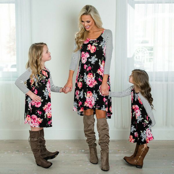 family dresses outfits clothes mother and daughter fashion print women girls long sleeve keen length dresses, Black;gray
family dresses outfits clothes mother and daughter fashion print women girls long sleeve keen length dresses, Black;gray