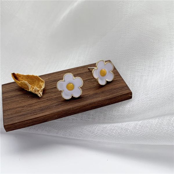 2020 new korea silver pin cute simple sweet girl retro small flowers elegant stud earrings for women fashion jewelry accessories, Golden;silver
2020 new korea silver pin cute simple sweet girl retro small flowers elegant stud earrings for women fashion jewelry accessories, Golden;silver