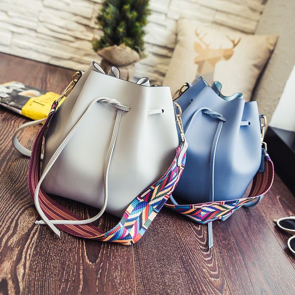 2019 new manufacturers explosions tide pumping bucket bag color belts shoulder messenger bag
2019 new manufacturers explosions tide pumping bucket bag color belts shoulder messenger bag