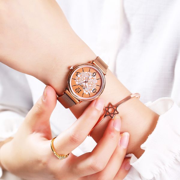 luxury women bracelet watches 2019 brand fashion creative heart dial clock full steel casual waterproof female wristwatch, Slivery;brown
luxury women bracelet watches 2019 brand fashion creative heart dial clock full steel casual waterproof female wristwatch, Slivery;brown