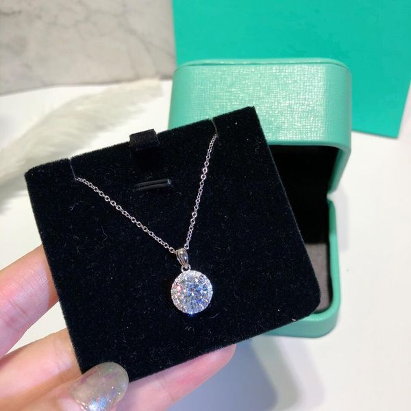 lady designer necklace temperament versatile design party pendant necklace simple hollow elegant small round diamond clavicle chain, Silver
lady designer necklace temperament versatile design party pendant necklace simple hollow elegant small round diamond clavicle chain, Silver