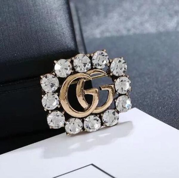 Дизайнерские Броши Кристалл Rhinestone Известное Письмо Брошь Булавка Корсаж Роскошн
Дизайнерские Броши Кристалл Rhinestone Известное Письмо Брошь Булавка Корсаж Роскошн
