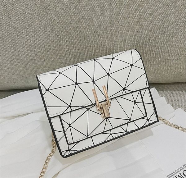 designer luxury handbag women's shoulder bag winter new edition korean messenger bag handbag chain wild crack printed wild shoulder bag
designer luxury handbag women's shoulder bag winter new edition korean messenger bag handbag chain wild crack printed wild shoulder bag