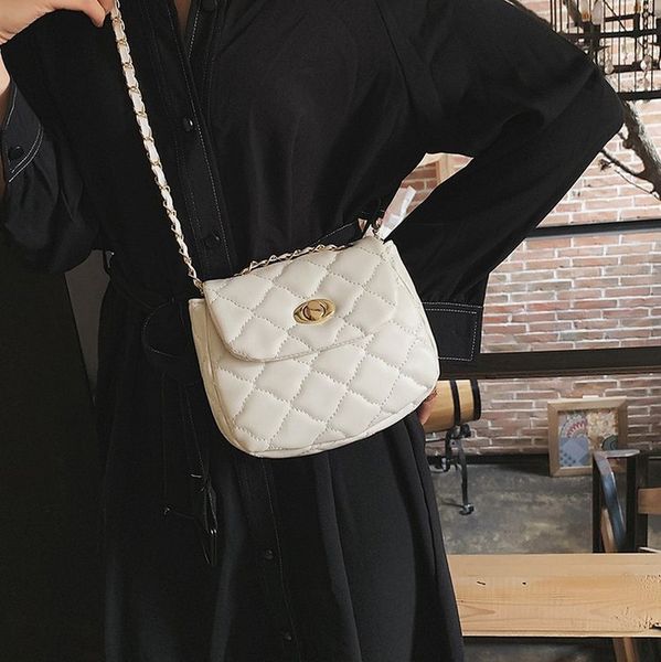 new women lingge bag fashion chain handbags solid color shoulder bag tote small crossbody bags simple for ladies messenger bags
new women lingge bag fashion chain handbags solid color shoulder bag tote small crossbody bags simple for ladies messenger bags