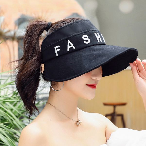 a new sunblock hat for women's summer outing with an alphabet hat with a big eave and an instagram fisherman
a new sunblock hat for women's summer outing with an alphabet hat with a big eave and an instagram fisherman