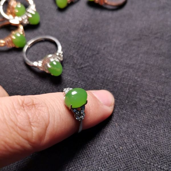 2020 brand new natural jade silver jewelry apple green color ring stone handmade craft discount, Golden;silver
2020 brand new natural jade silver jewelry apple green color ring stone handmade craft discount, Golden;silver