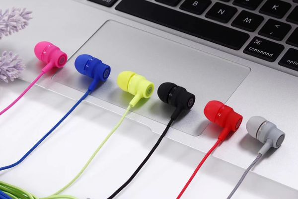 wholesale ml05 headphones 3.5mm earphones earbuds for android iphone as good cost effective gift headsets
wholesale ml05 headphones 3.5mm earphones earbuds for android iphone as good cost effective gift headsets