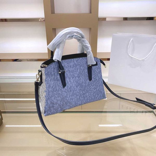 spring new women's shoulder bag color matching leather handbag fashion messenger bag
spring new women's shoulder bag color matching leather handbag fashion messenger bag