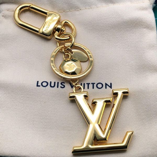 luxury designer keychain key chains fashion accessories bag ornaments pendant bag car pendant gift box packaging m65216, Silver
luxury designer keychain key chains fashion accessories bag ornaments pendant bag car pendant gift box packaging m65216, Silver